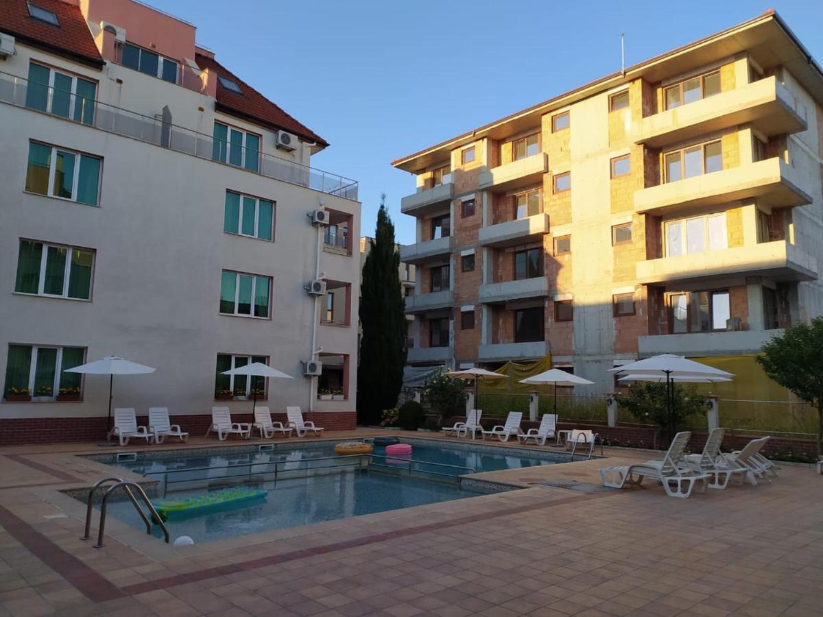 Apartment In Complex Tara Равда Екстер'єр фото